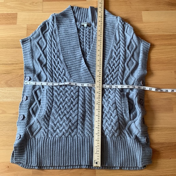 Haute Hippie 100% Merino wool sweater vest - Picture 15 of 16